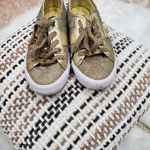 Gold sneakers - Picture 2 of 5